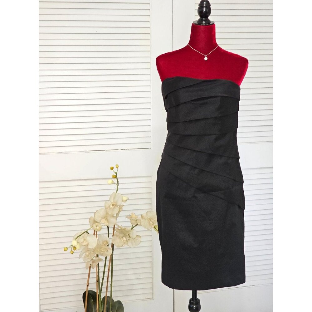 Elegant Black Strapless Dress